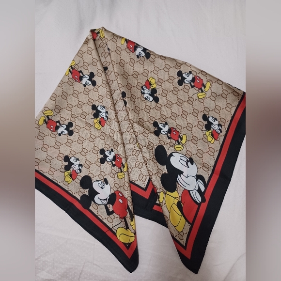 NEW SCARF MICKEY MOUSE - Picture 5 of 5